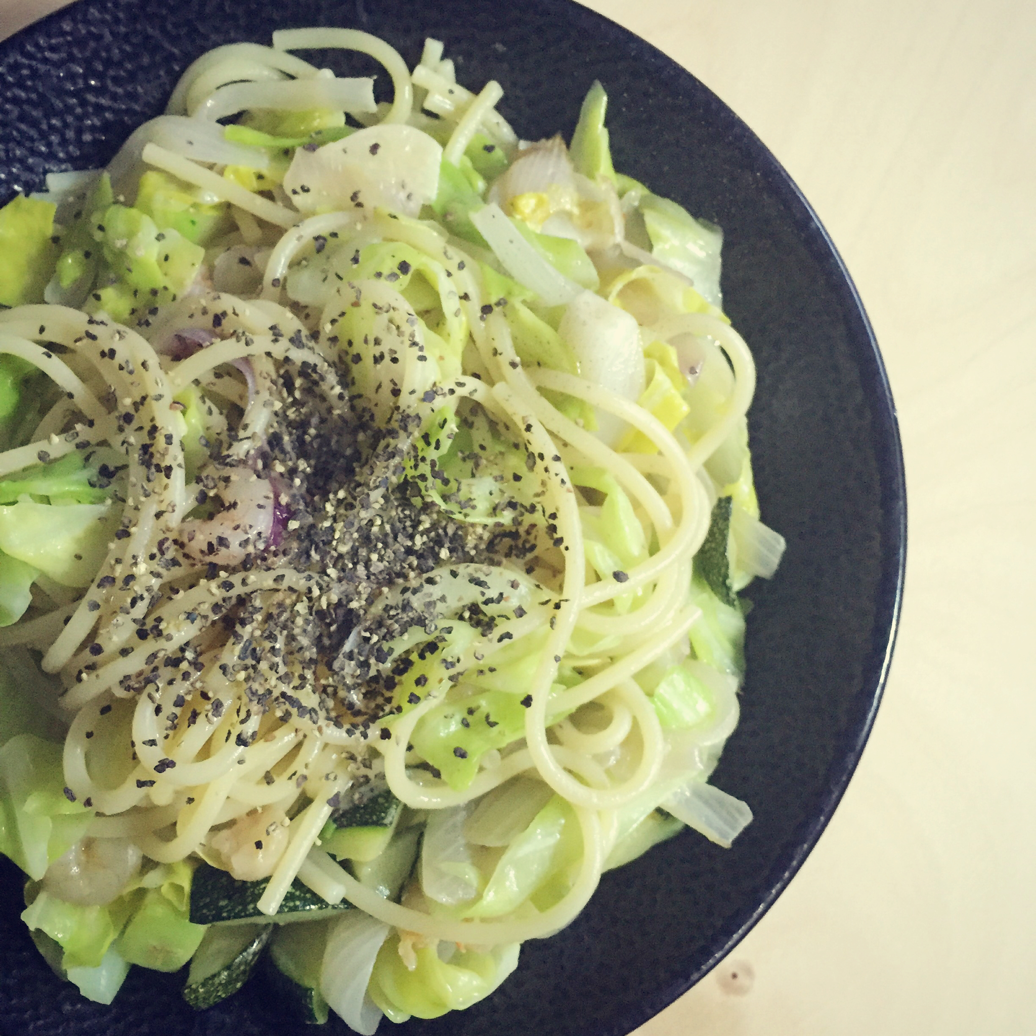 虾仁蒜片奶油意面