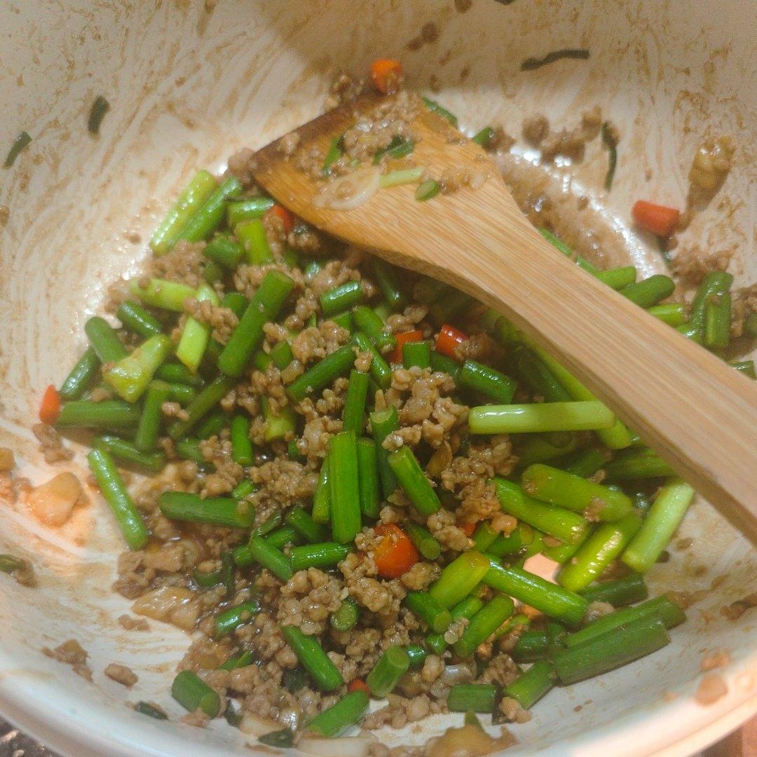 蒜苔炒肉末，三碗米饭都不够吃