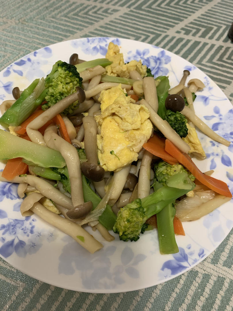 好吃好看‼️还刮油‼️的菌菇炒时蔬