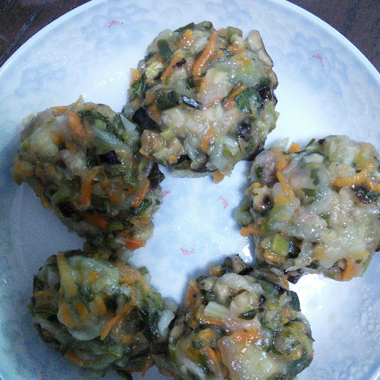 拉菲草的露珠做的五彩山粉粿