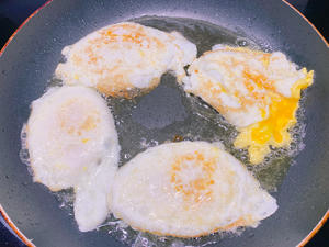 糖醋荷包蛋🍳快手下饭菜的做法 步骤3