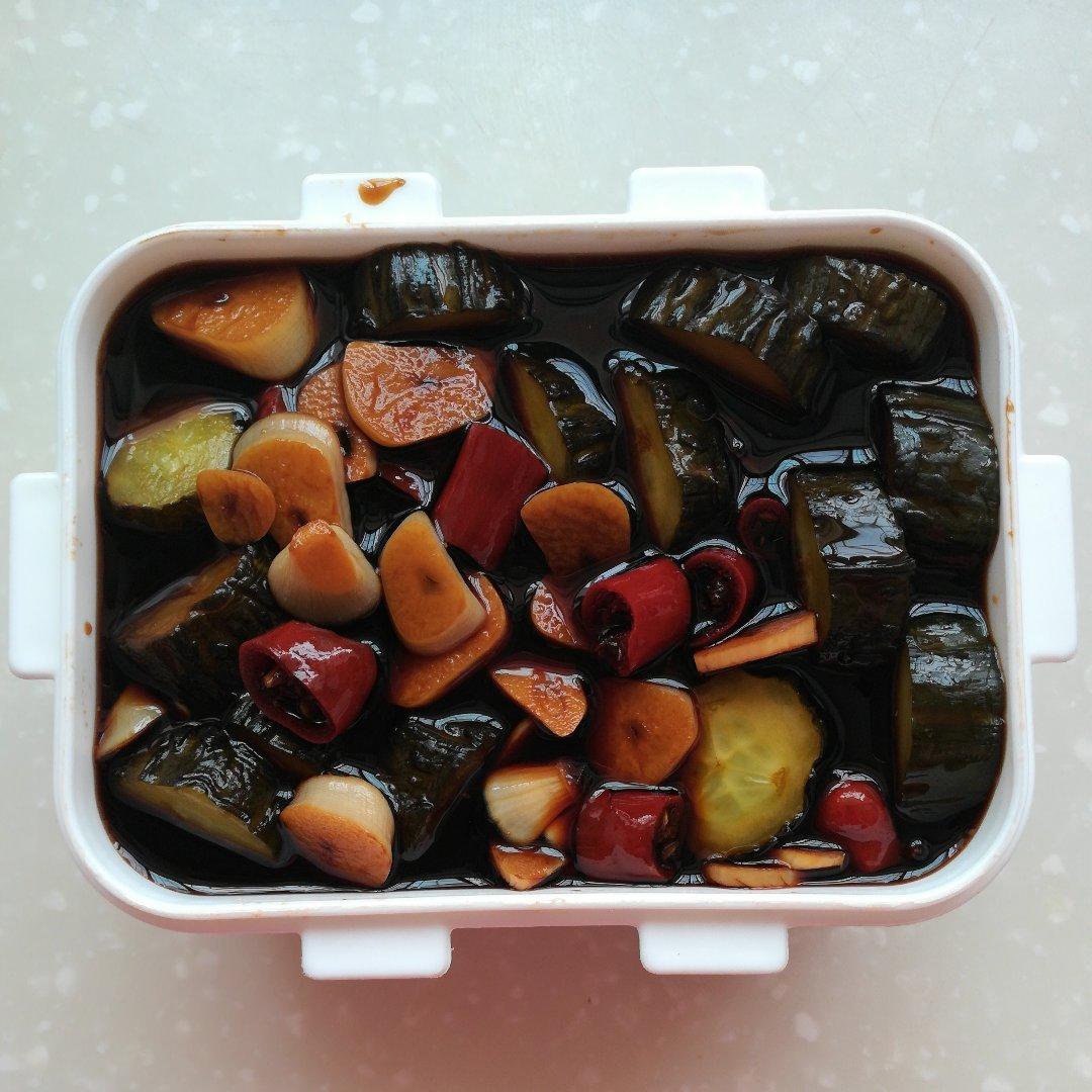 【脆腌三杯小酱瓜】煮煮很容易