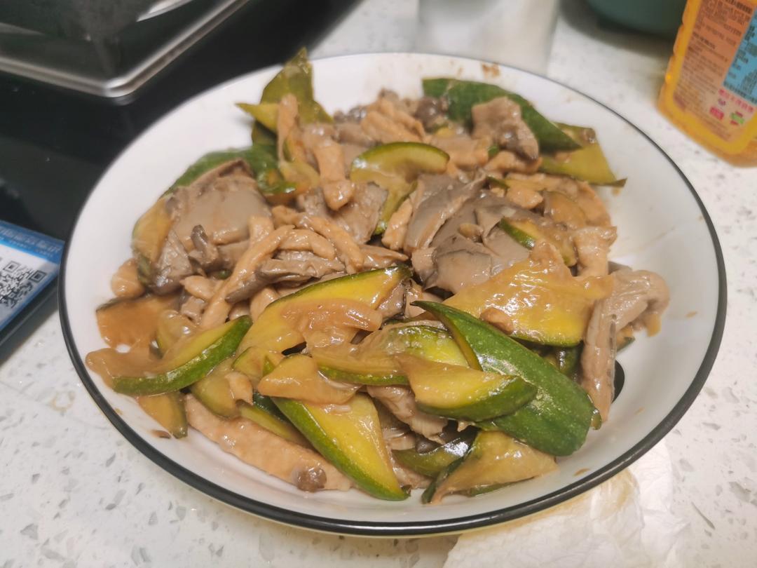 炒平菇黄瓜