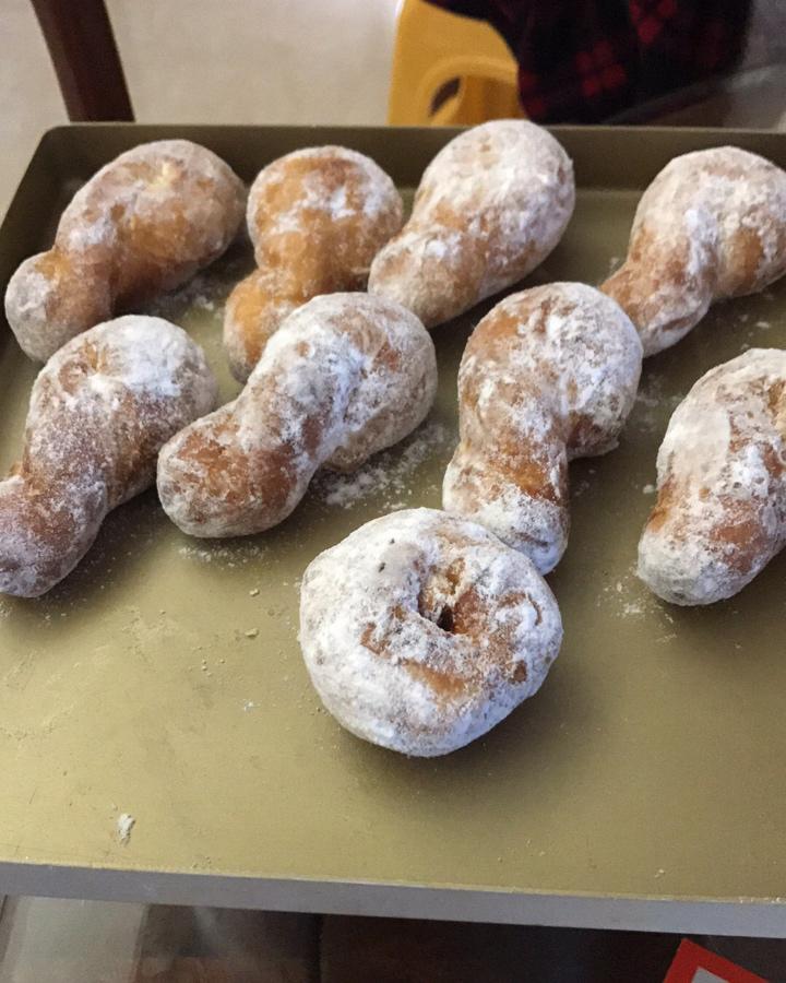 多拿滋甜甜圈&扭扭面包&豆沙面包