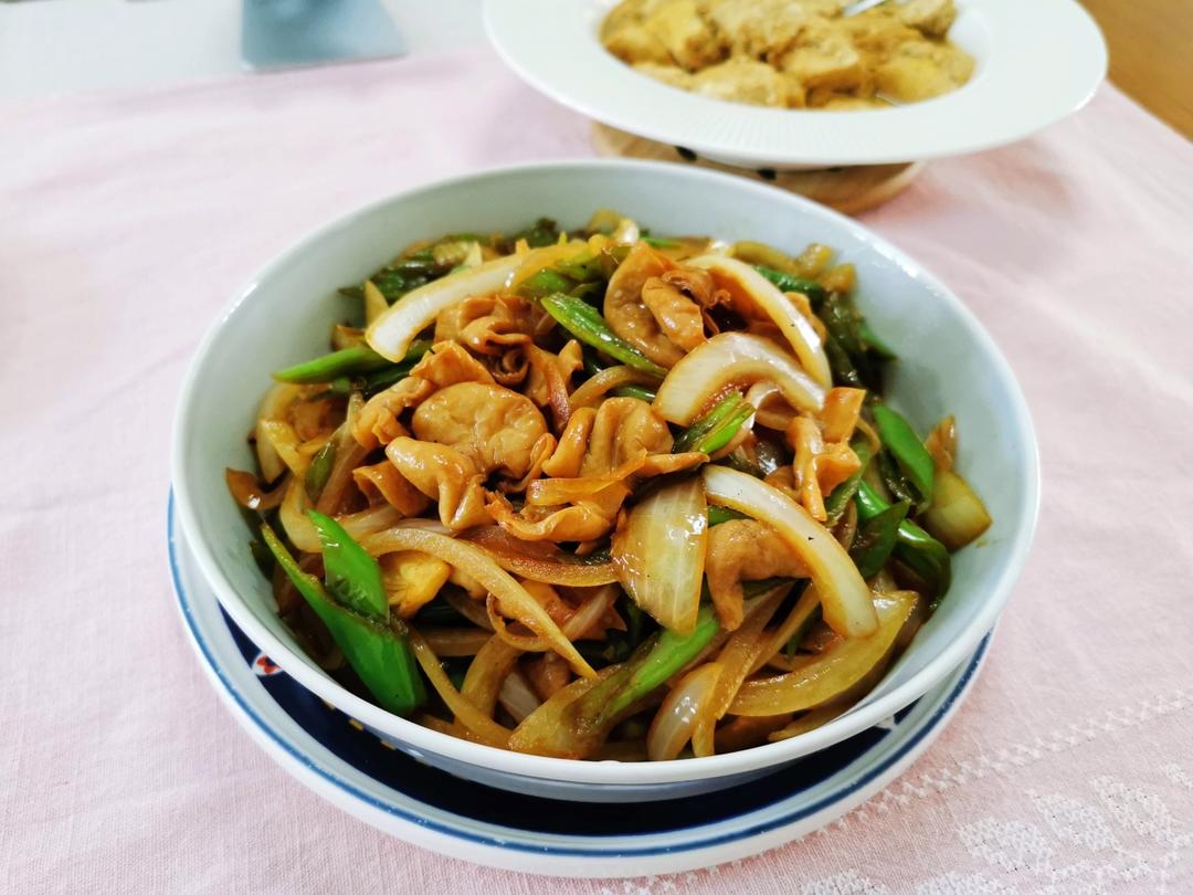 我家青椒洋葱炒肥肠