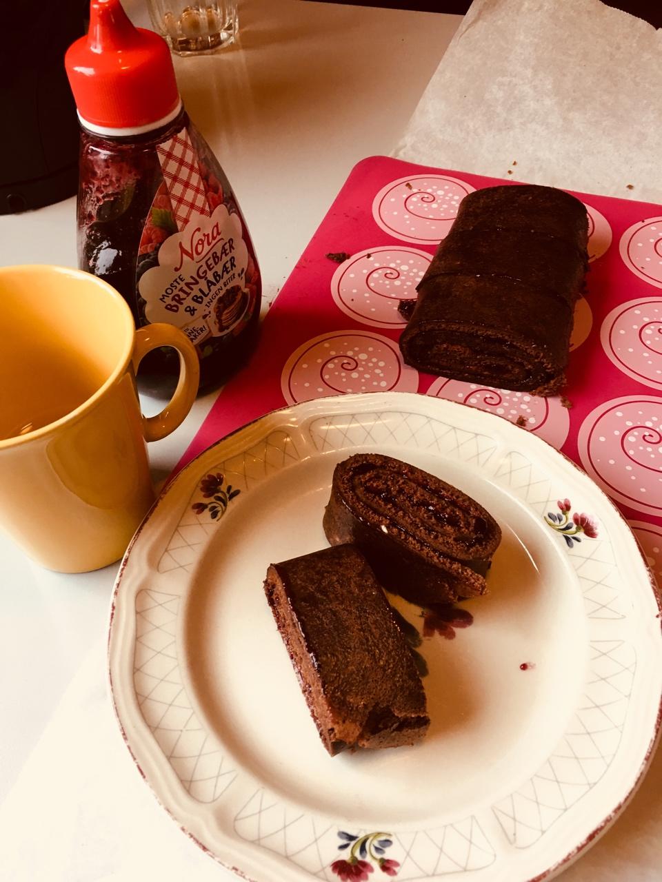 超浓郁卷不裂的巧克力蛋糕卷