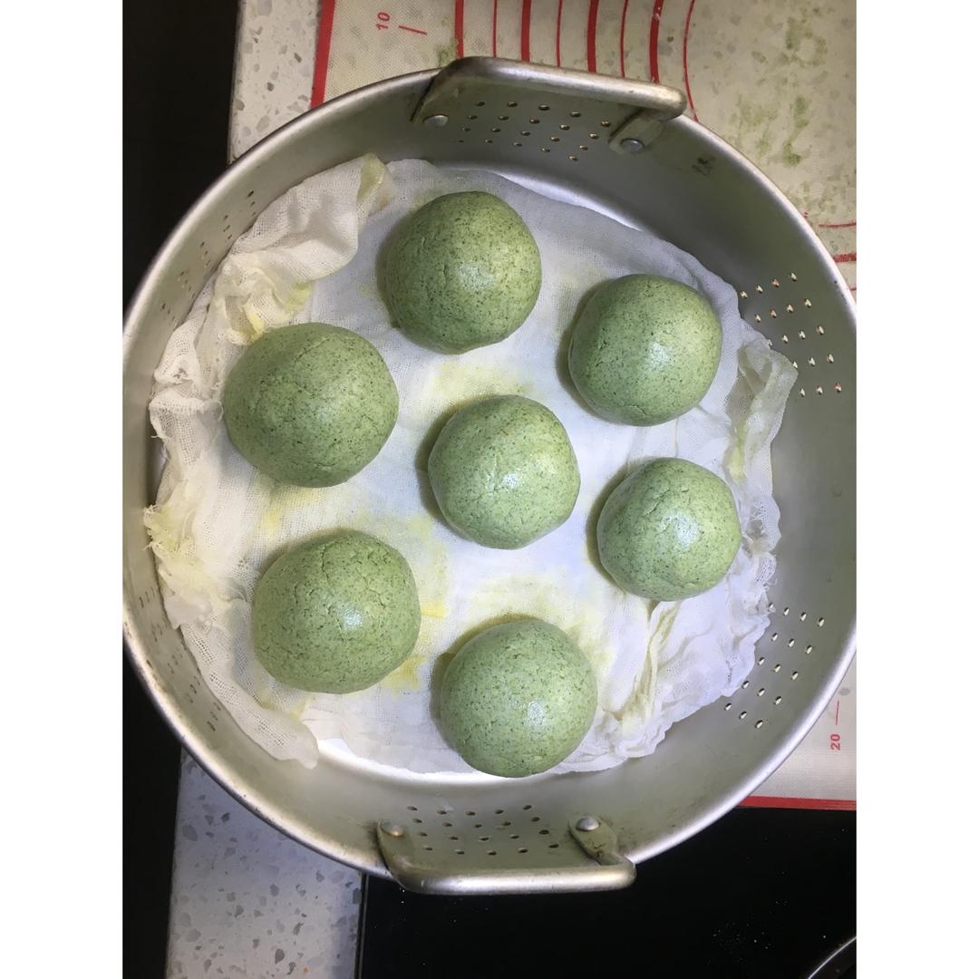 网红青团～～咸蛋黄肉松青团