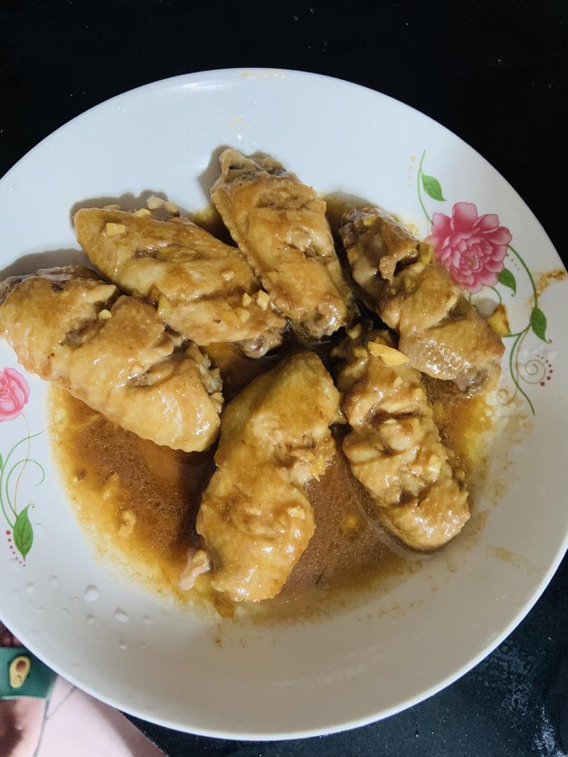 好吃到卷舌头的蒜香鸡翅
