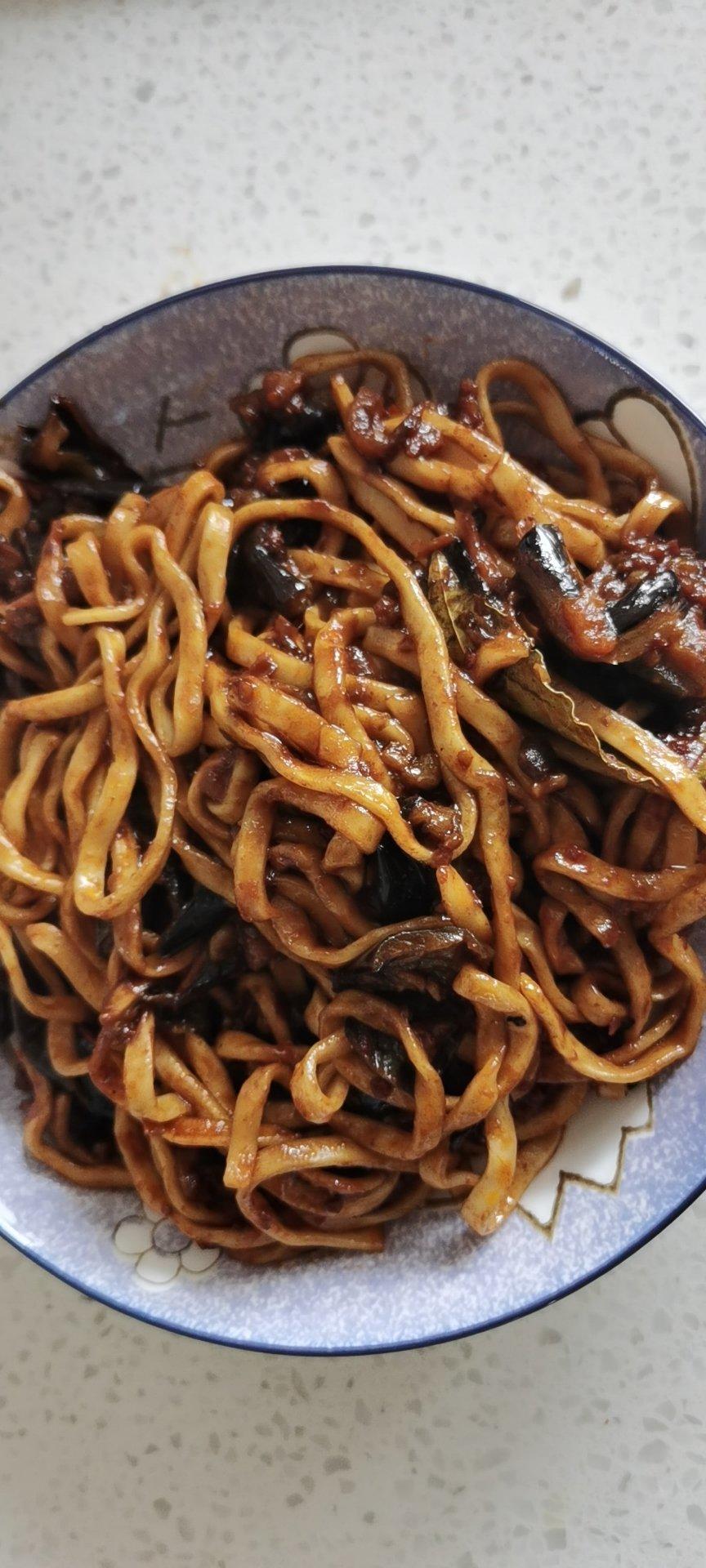 然而我并不想做饭做的茄子焖面好吃到哭