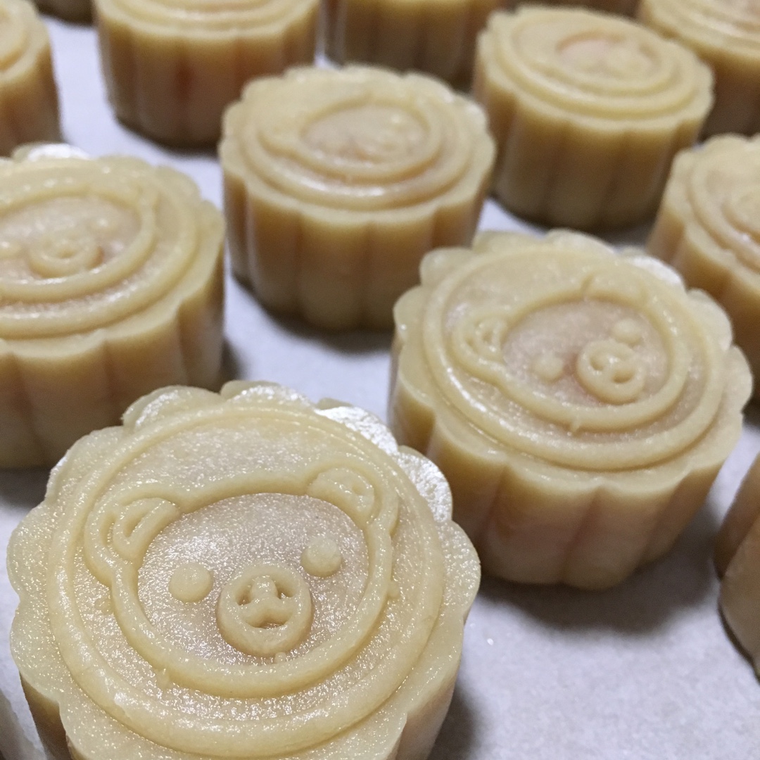 广式月饼—蛋黄莲蓉月饼
