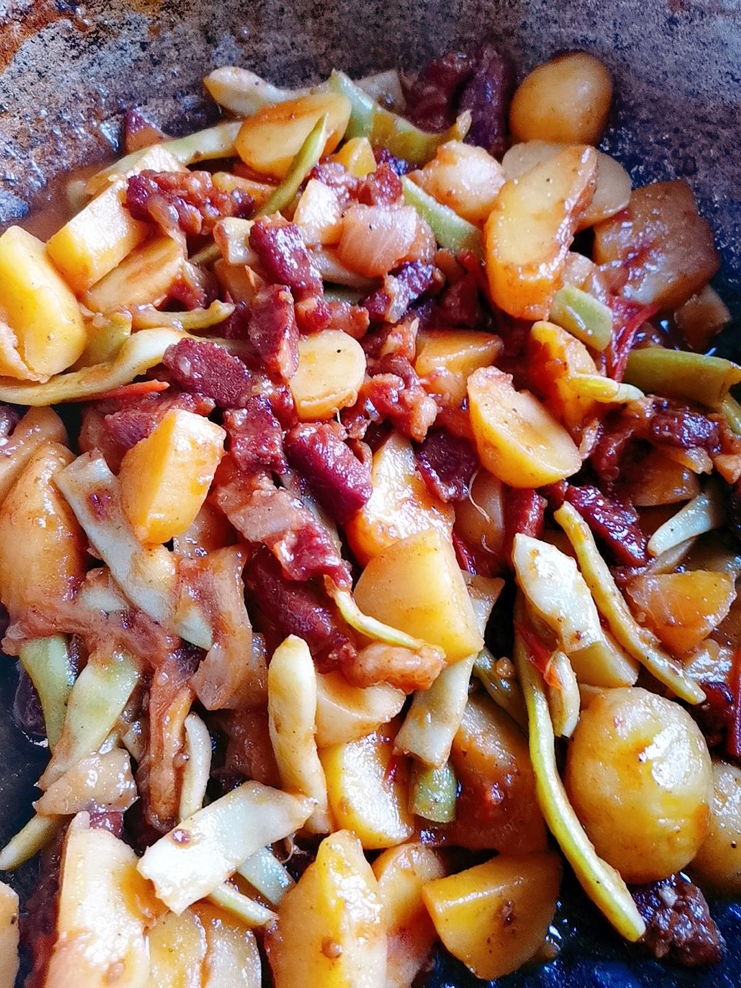 土豆西红柿豆角炖牛肉