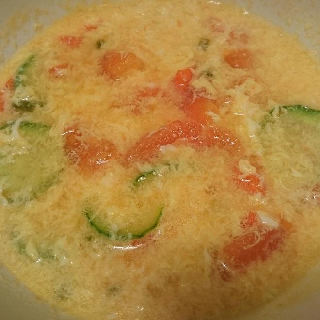 鸡蛋西红柿黄瓜汤的做法