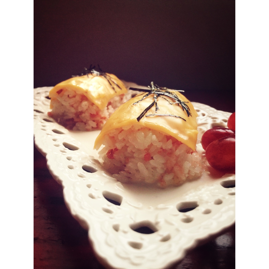 奶酪片烤饭团。