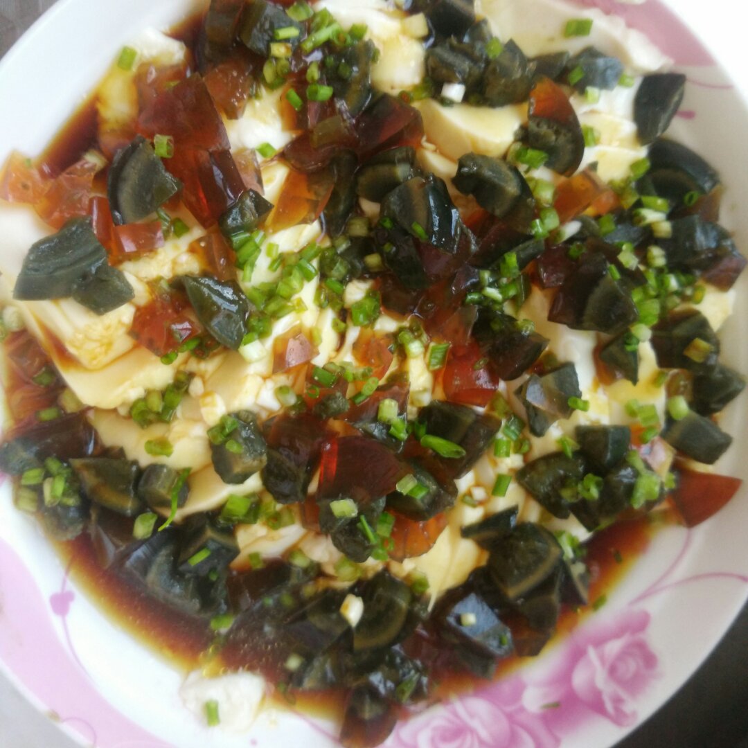 皮蛋拌豆腐