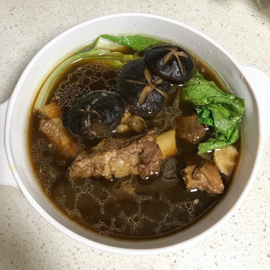 马来西亚肉骨茶（丰富配料版）