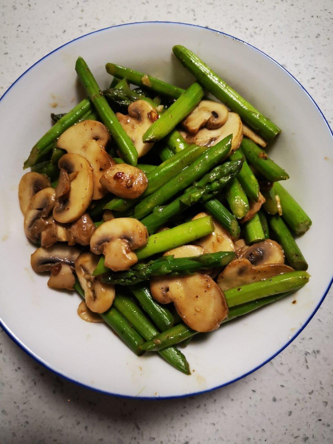 教你做最好吃的芦笋炒蘑菇 新手速get！