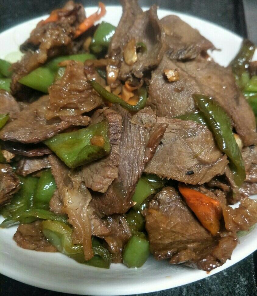 青椒胡萝卜炒牛肉