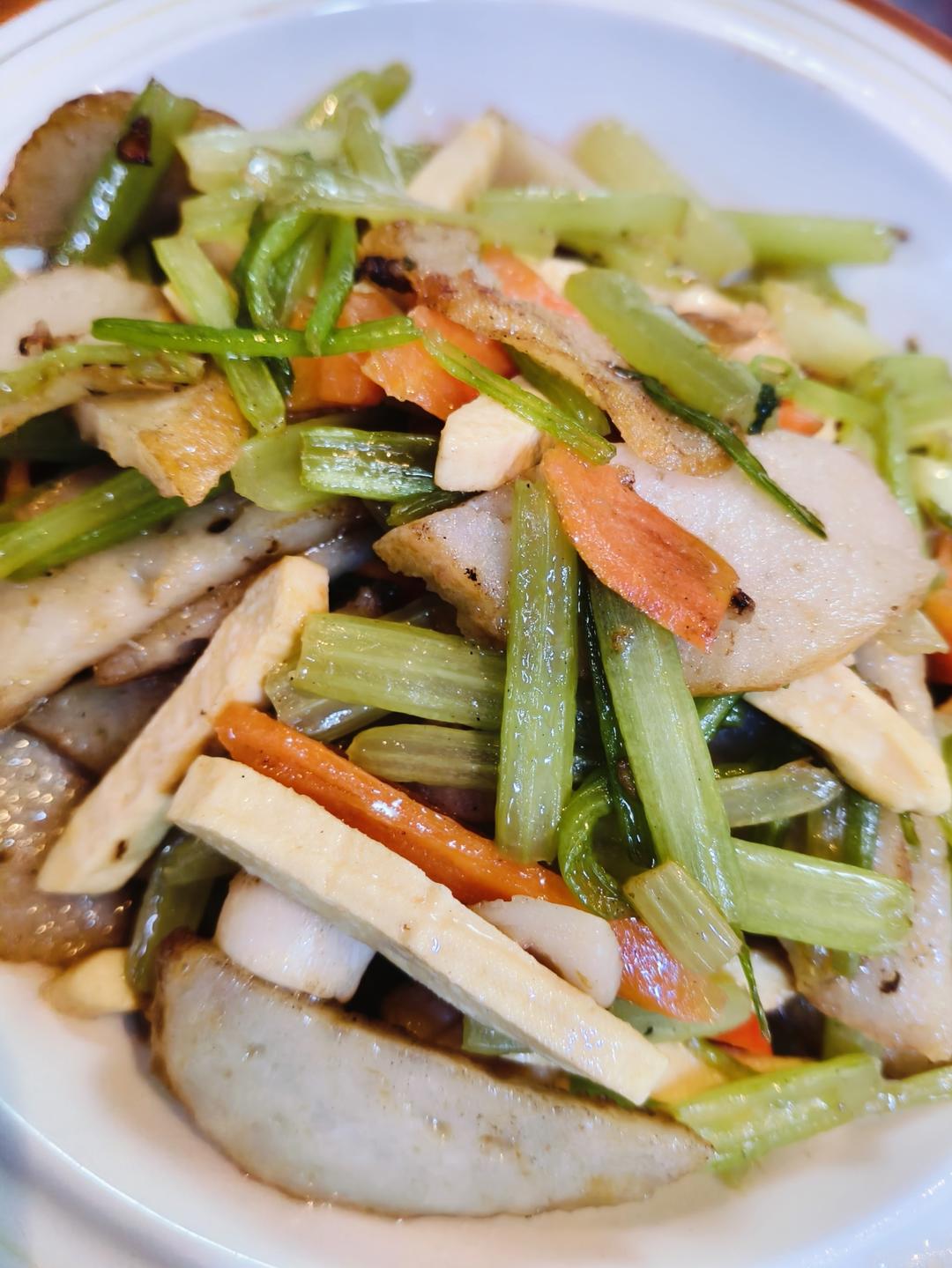 温州鱼饼炒芹菜