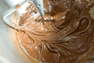 三色巧克力慕斯蛋糕Triple Chocolate Mousse Cake的做法 步骤5