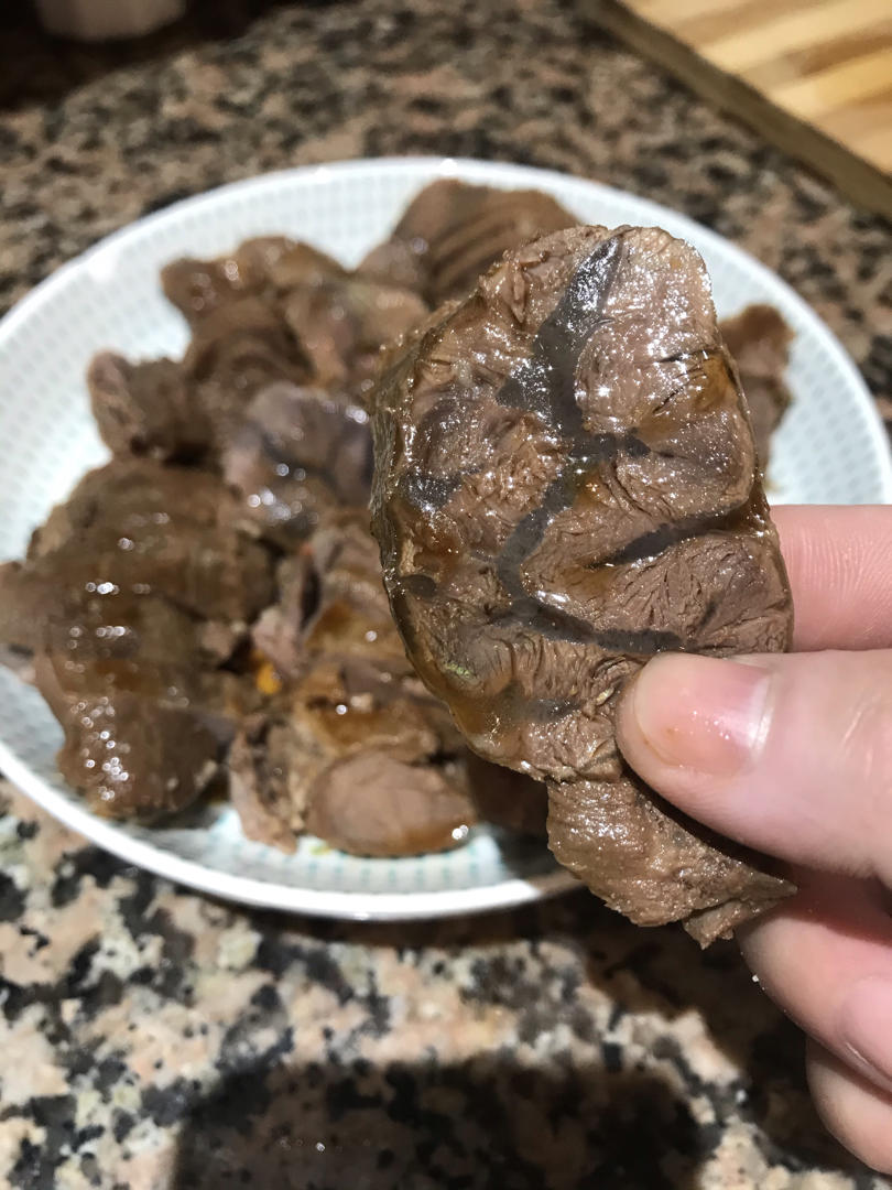 简单几步就能做出正宗酱牛肉（附卤蛋的做法）