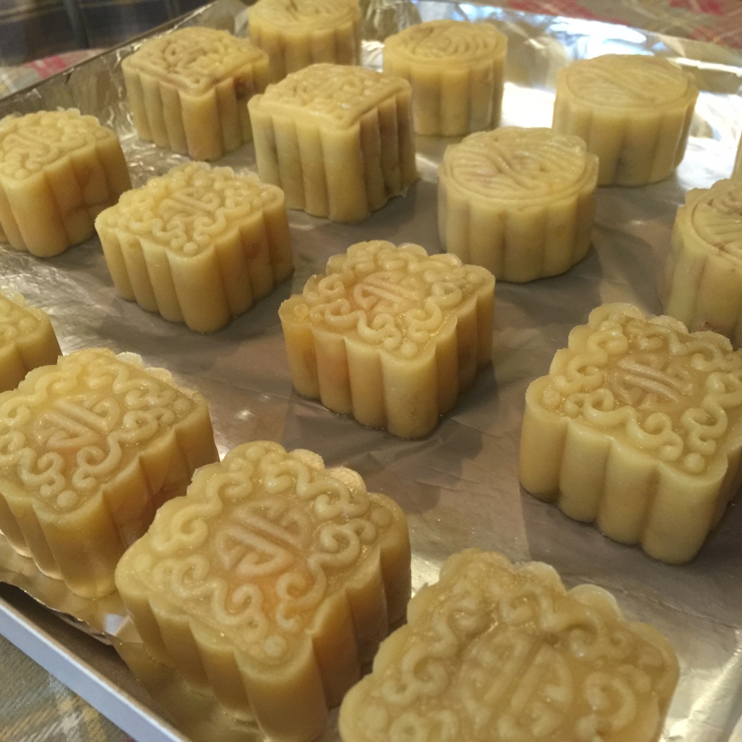 广式月饼——蛋黄莲蓉月饼