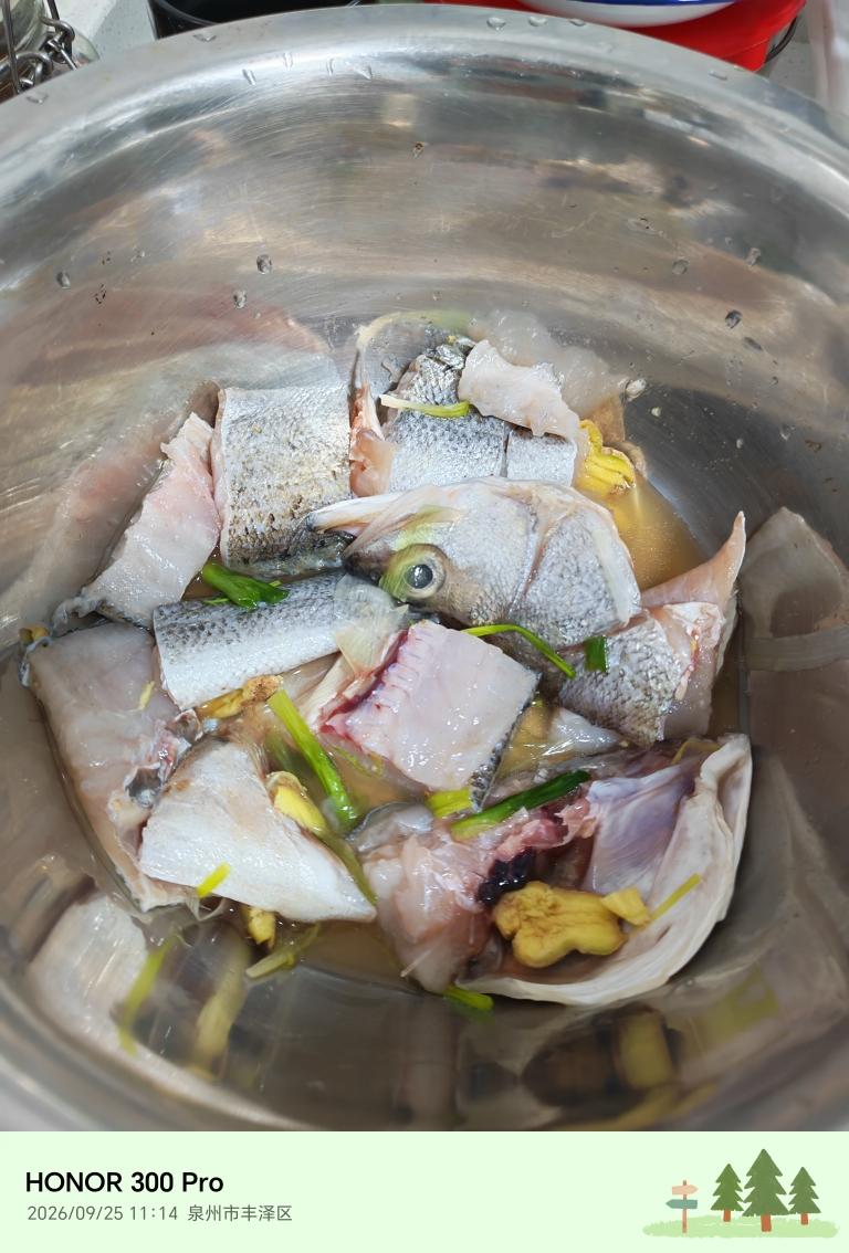 砂锅焗鲈鱼