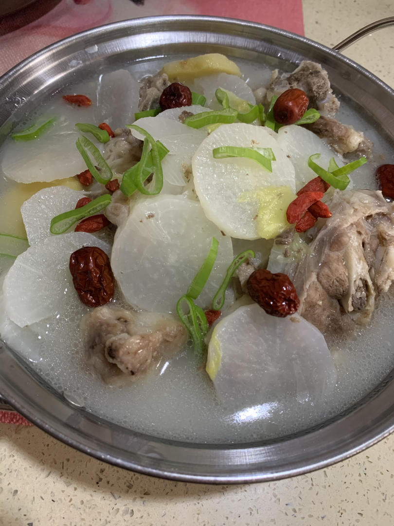 羊肉炖白萝卜