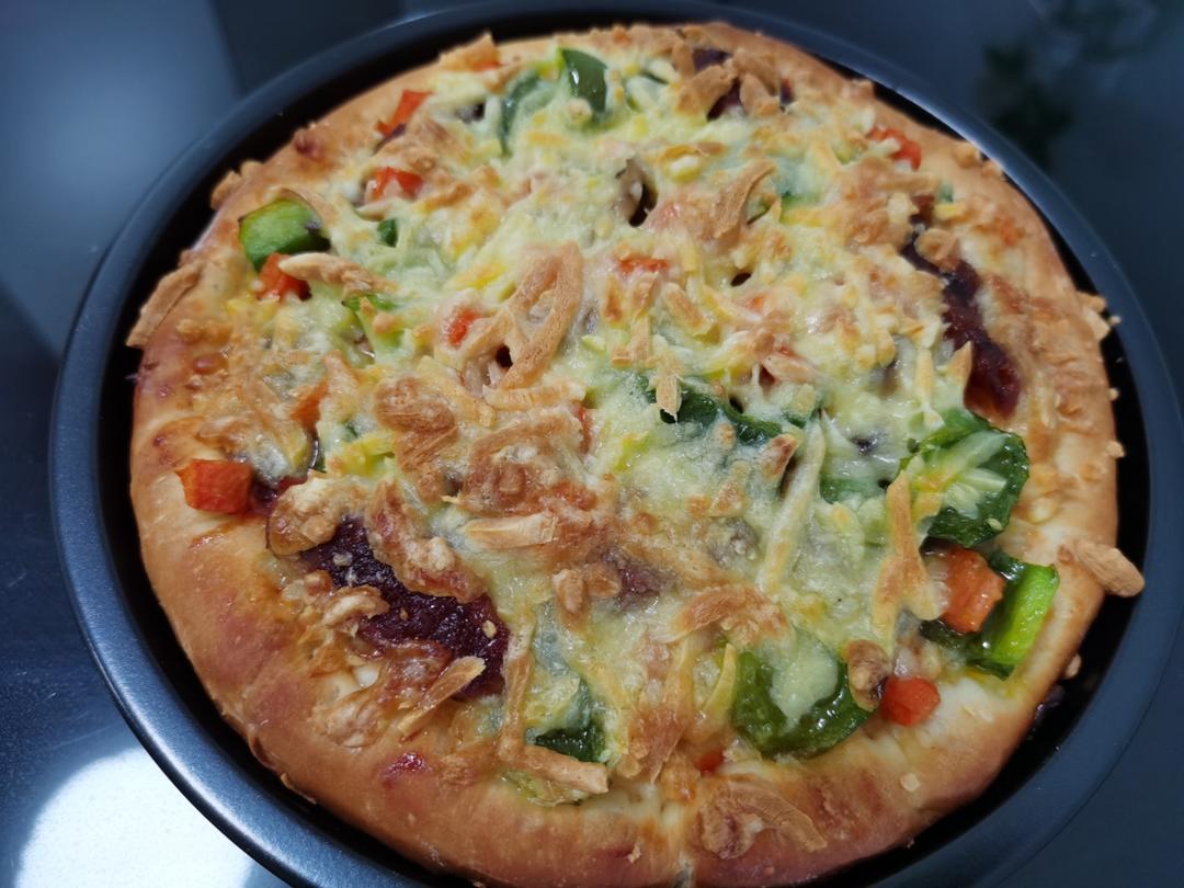 含宣软饼皮做法、自己在家也能做出馅料十足、超拉丝的美味诱人披萨