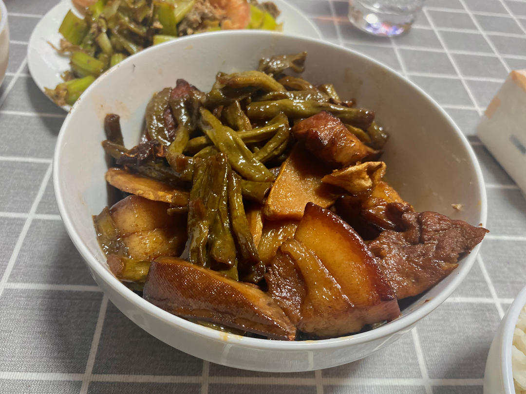 红烧肉炖豆角（绝对下饭）