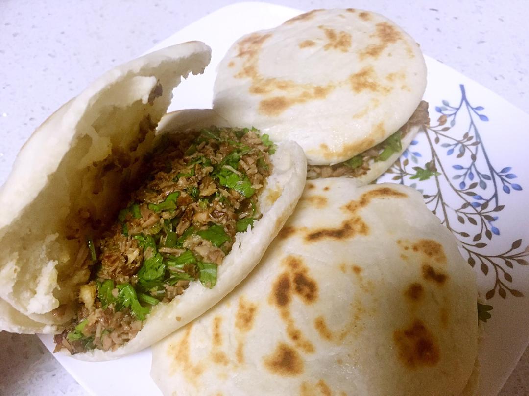 腊汁肉夹馍