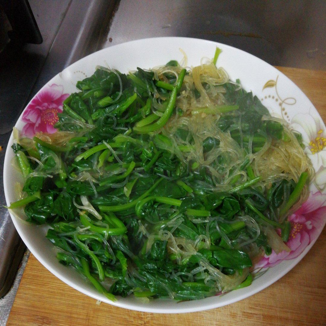 菠菜炒粉丝