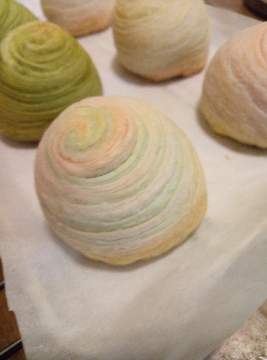 彩虹蛋黄酥（独角兽蛋黄酥）