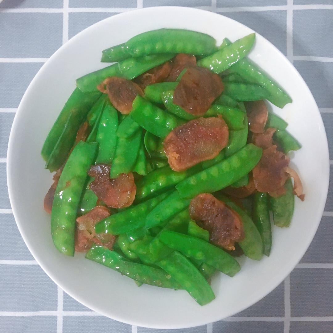 腊肠炒荷兰豆