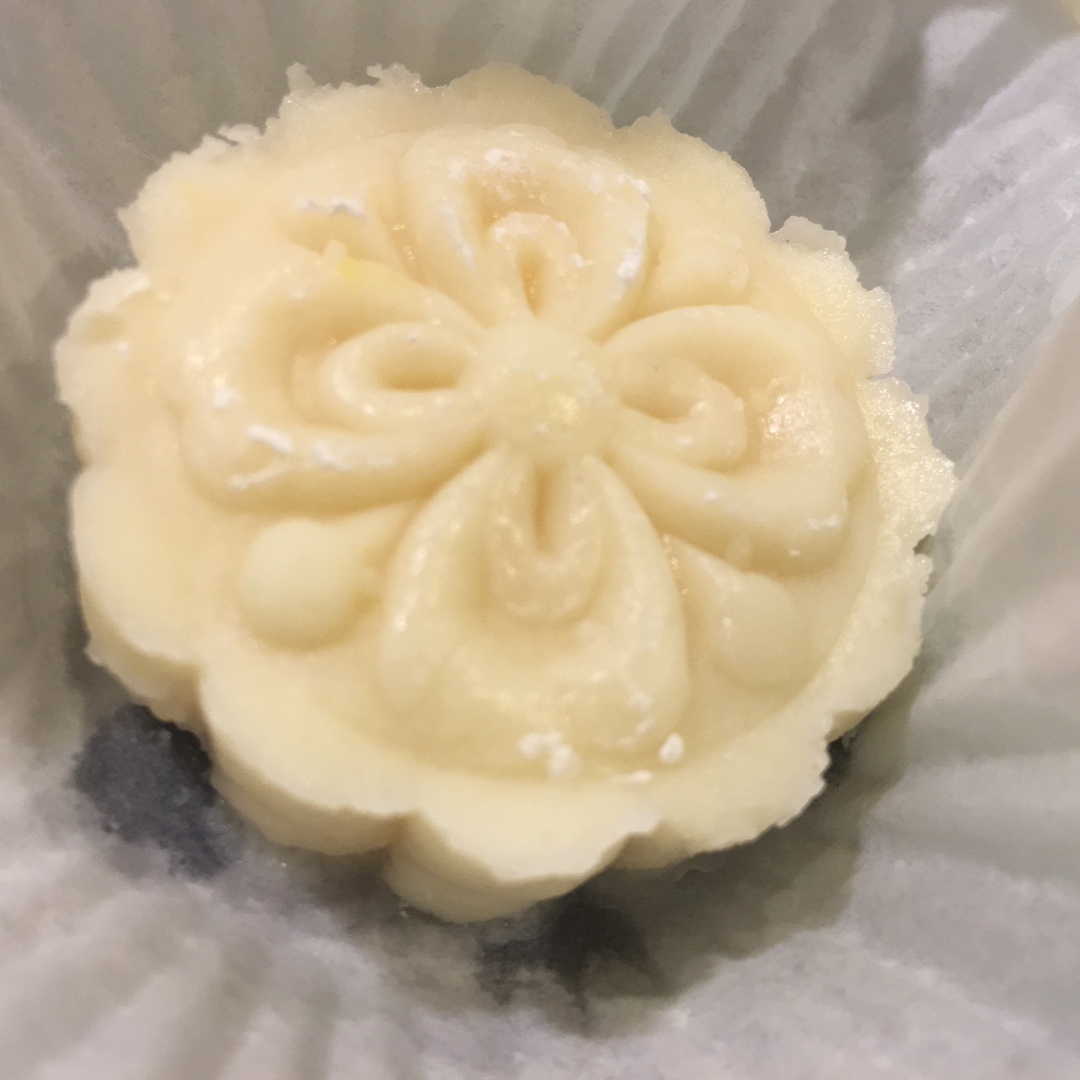 绝世好方！不开裂不粘手港式冰皮月饼（附奶黄馅做法）