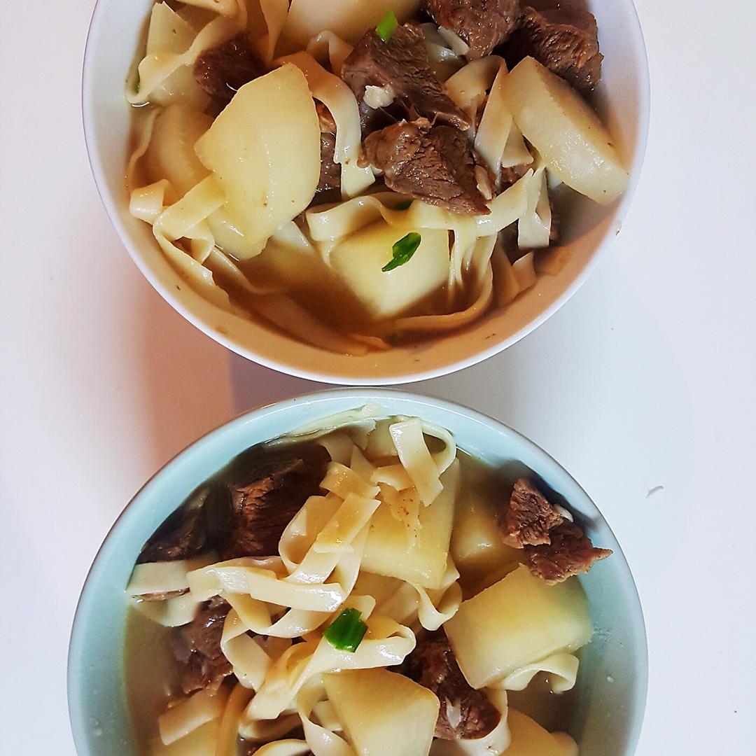 萝卜牛腩煲