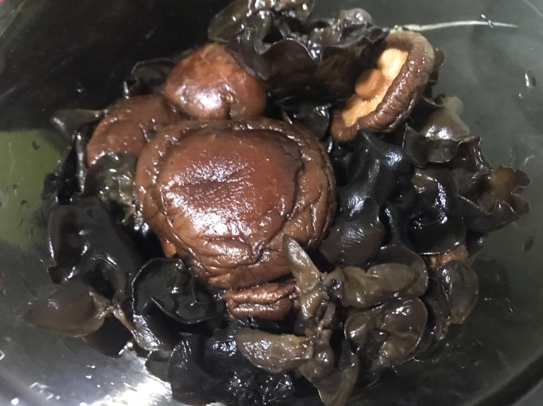 如何3分钟快速泡发黑木耳