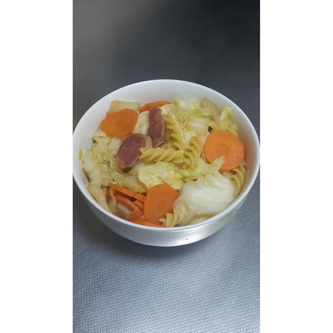 白菜炒腊肠