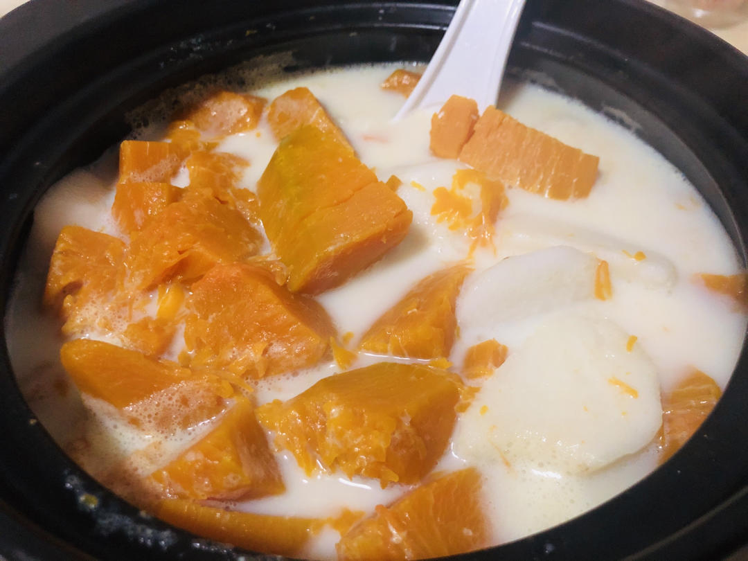 低脂纯素❗️秋季润燥养颜😋～椰汁芋头南瓜煲