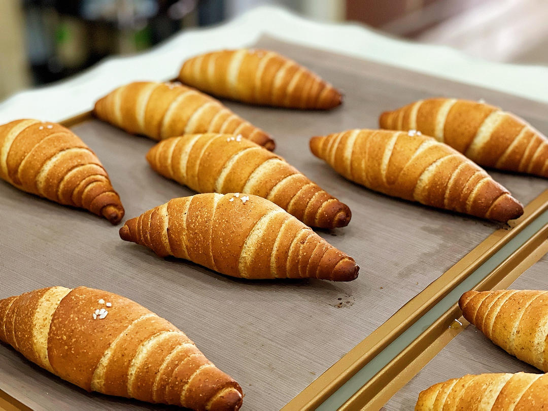 全麦脆皮盐面包｜法国老面