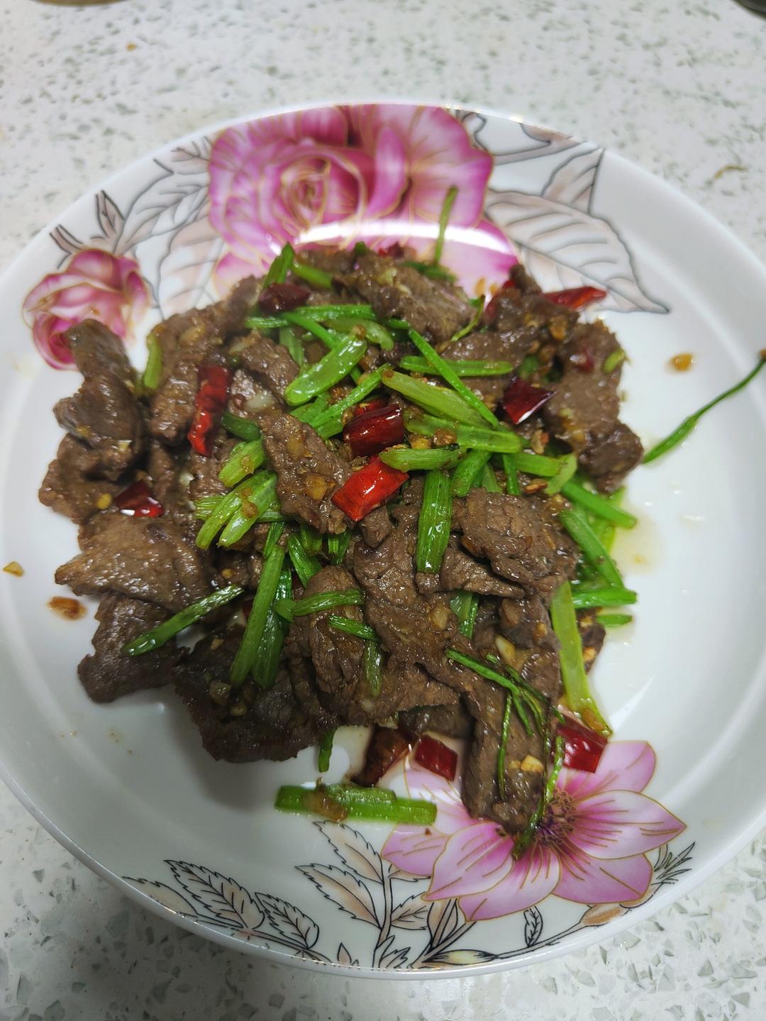 小炒牛肉（肉嫩味香）