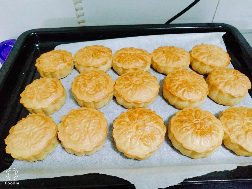 广式月饼—蛋黄莲蓉月饼