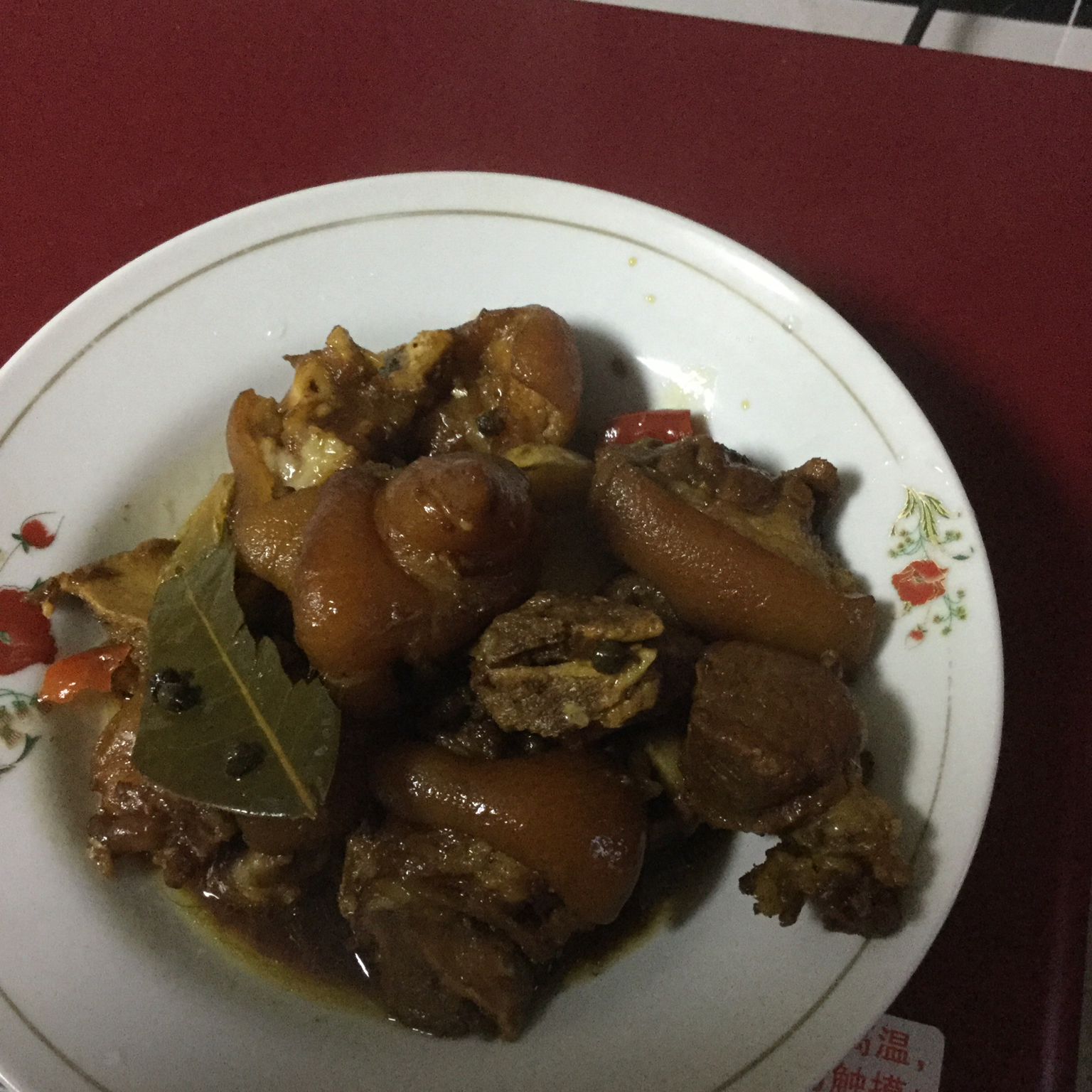美味的家常菜：红烧猪蹄