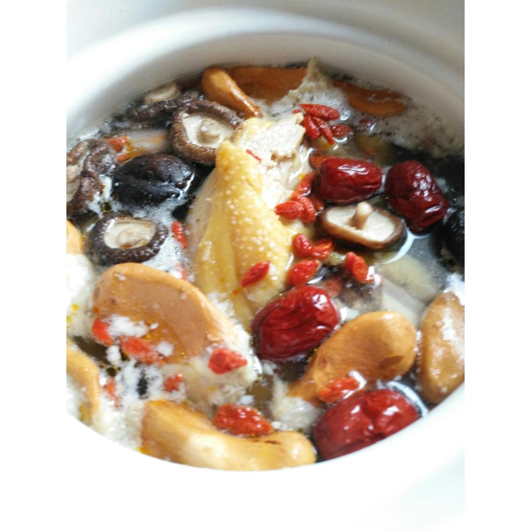 林志鹏自动烹饪锅烹制榴莲壳炖鸡-捷赛私房菜