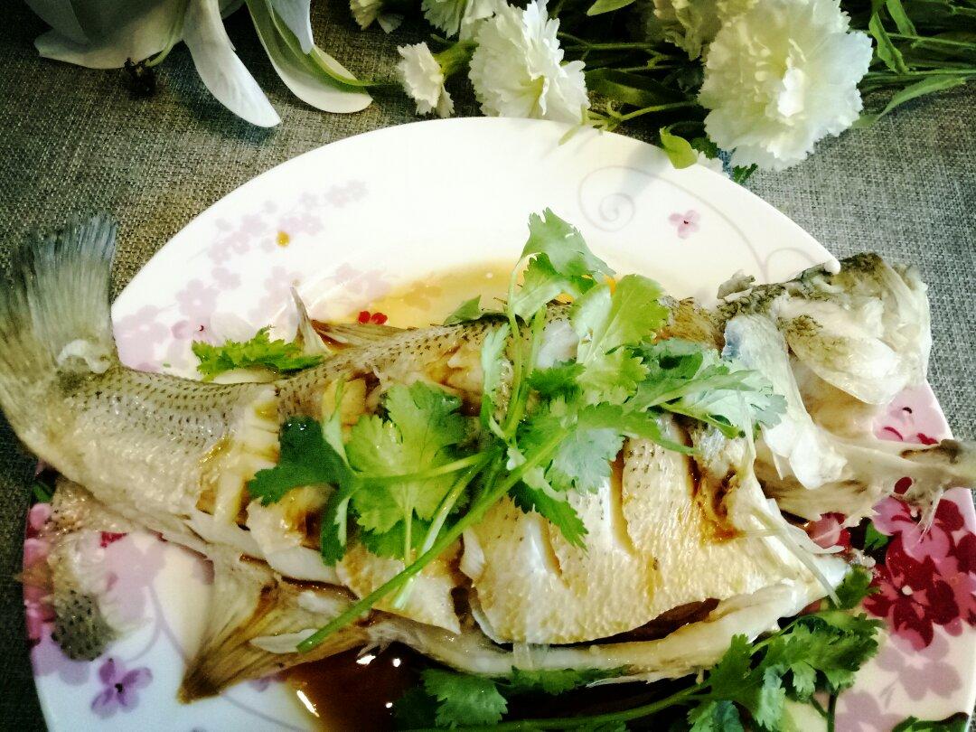 清蒸鲈鱼  宝宝健康食谱