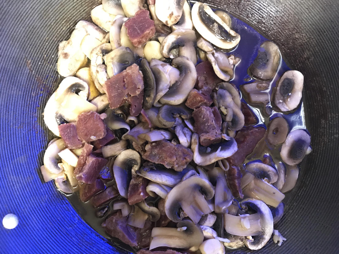 蘑菇炒肉
