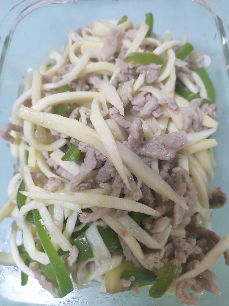 茭白炒肉丝    小美