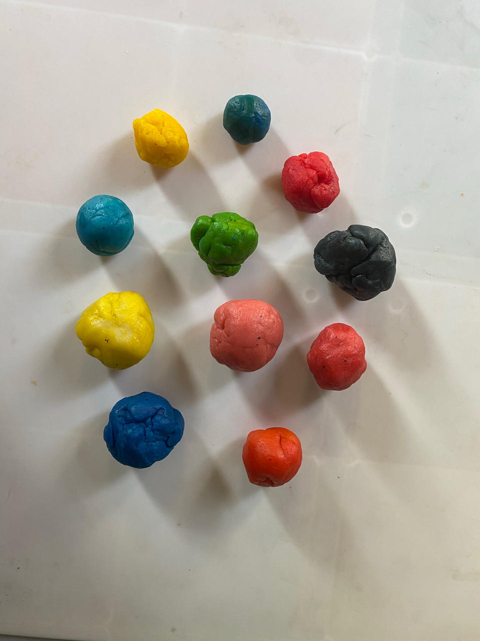 用面粉自制橡皮泥，2块钱搞定一大包