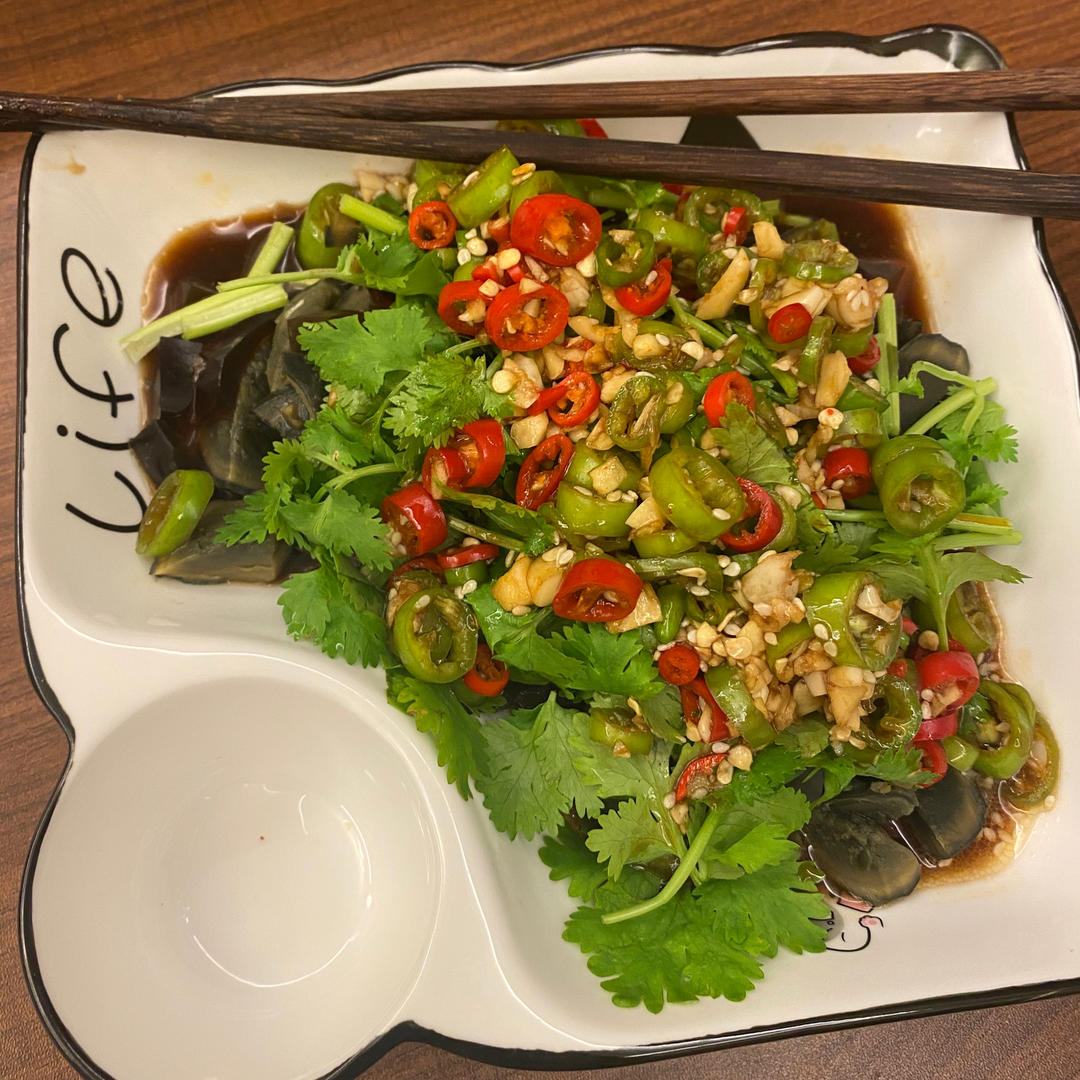 ㊙️香菜拌皮蛋，太香太开胃啦！