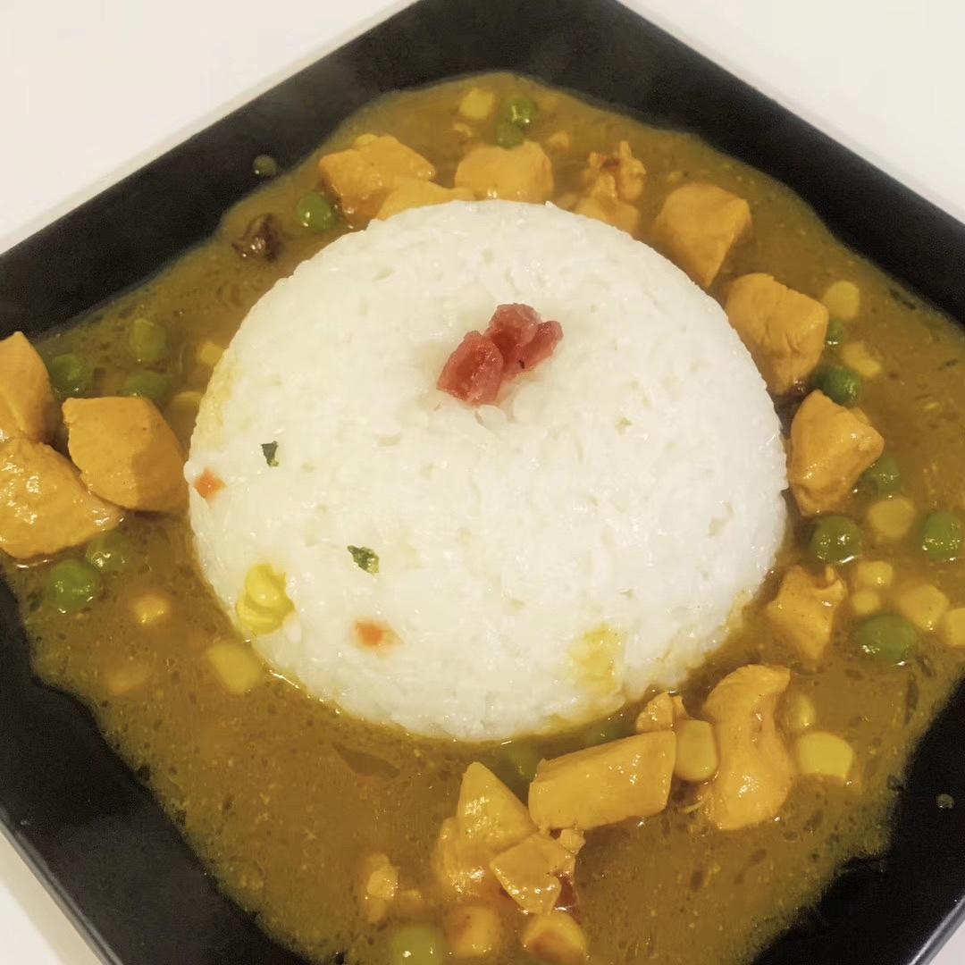 人见人爱花见花开🐤         三只小鸡日式咖喱饭