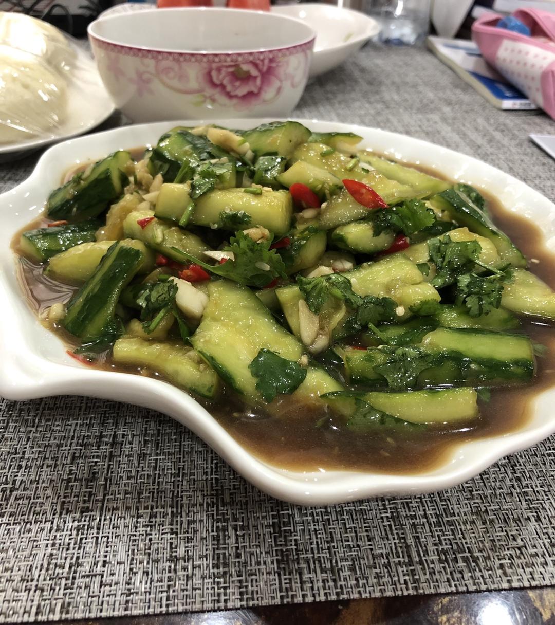 赞不绝口拍黄瓜🥒